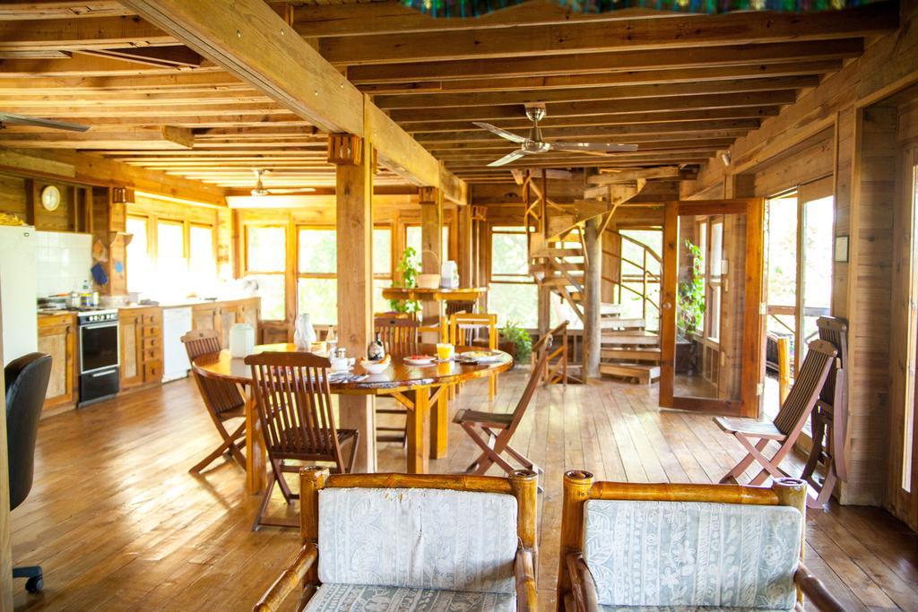 Roatan Bed & Breakfast Apartments Вест-Энд Экстерьер фото